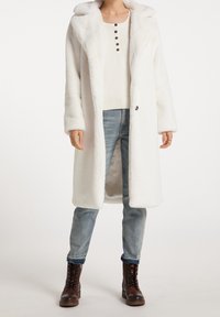 DreiMaster Kurzmantel - white