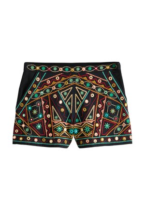 Schwarze Shorts mit bunter geometrischer Stickerei in Grün, Rot, Gelb und Blau, mit symmetrischen Mustern und kreisförmigen Akzenten.