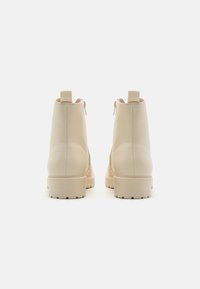 Even&Odd Wide Fit Botki na platformie