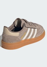 adidas Originals SPEZIAL UNISEX - Chaussures premiers pas - chalky brown   cloud white   magic beige