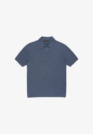 Polo de manga corta color azul jaspeado con tapeta de dos botones y cuello estándar, colocado plano sobre fondo blanco.