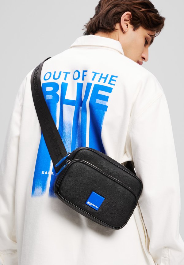 BOX LOGO CAMERA BAG UNISEX - Cross body bag