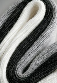 THE SET 3 PACK - REGULAR FIT - Ohrievače nôh - grey black ecru