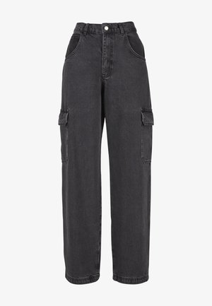 Czarne spodnie cargo z denimu, z wysokim stanem, szerokimi nogawkami, bocznymi kieszeniami i klasycznym zapięciem na guzik. Teksturowany materiał z widocznymi szwami.