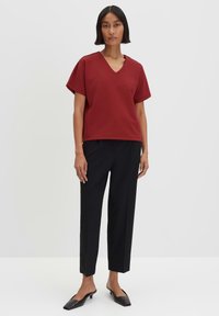 someday. BATWING FIT - Sweatshirt - ruby red