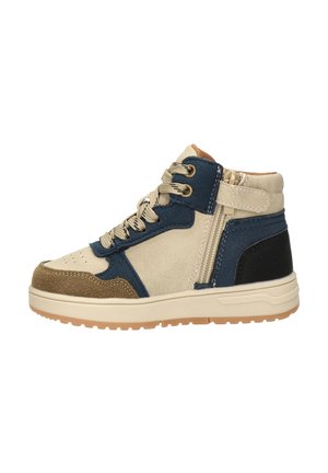 High-top sneaker voor kinderen in beige, donkerblauw, bruin en zwart met veters, een zijrits en een gevoerde enkellap.