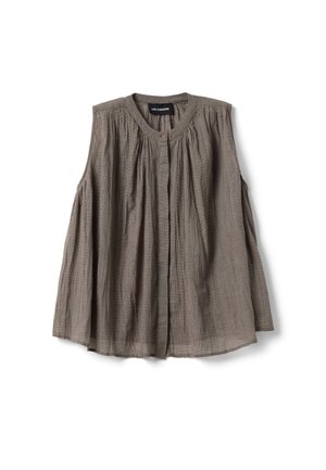 Blouse sans manches en lin taupe avec encolure ronde, fermeture à boutons sur le devant et plis froncés sous les épaules pour une coupe ample.