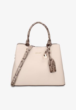 Sac à main beige avec des poignées et une bandoulière à motif peau de serpent, orné d'un charm cadenas doré et du logo "pierre cardin" sur le devant.