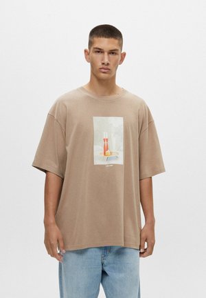 SHORT SLEEVE VASE - Print T-shirt - mottled brown