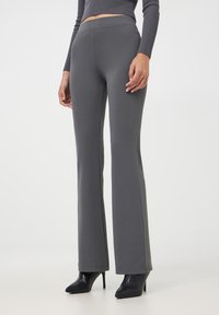 Terranova A ZAMPA ELASTICIZZATI - Pantaloni - grigio scuro