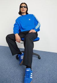 adidas Originals OVERSIZE CREW - Sportinis megztinis - blue