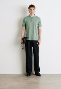GANT REGULAR FIT - Polo marškinėliai - dry green