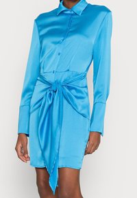 Gina Tricot Skjortklänning - blue