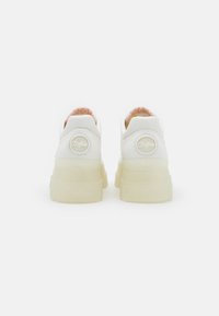 Buffalo ASPHA  - Sapatos casuais com atacadores - white