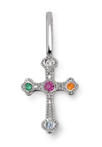 Ciondolo a forma di croce in argento con superficie testurizzata, adornato con cinque pietre preziose colorate: verde, rosa, arancione, bianco e blu.