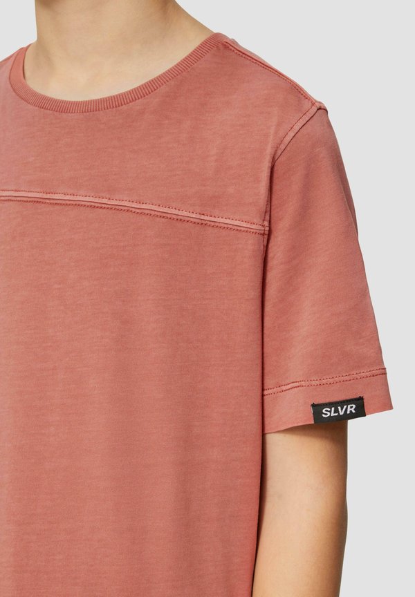 GEWASCHENES MIT -DETAIL - T-Shirt basic - rostrot
