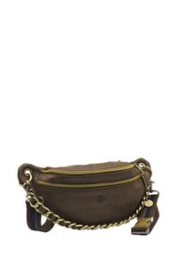 Sac en daim marron à la forme courbée, avec des accents en chaîne dorée et deux compartiments zippés ; dispose d'une bandoulière réglable et d'un logo.