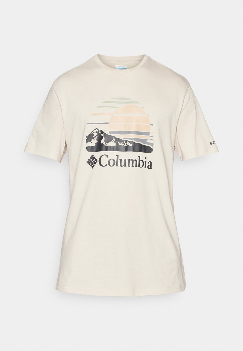 T-shirt in cotone beige chiaro con stampa grafica di montagne e un sole. Il design include colori pastello e il logo Columbia.
