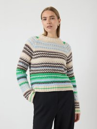 Gebreide trui met strepen in bruin, groen, blauw en crème. Geribbelde kraag en boorden, losse pasvorm, met zijzakken en textuurdetails.