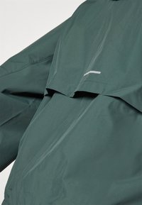 Nike Performance STORM-FIT SWIFT - Løbejakker - vintage green/black/reflective silver