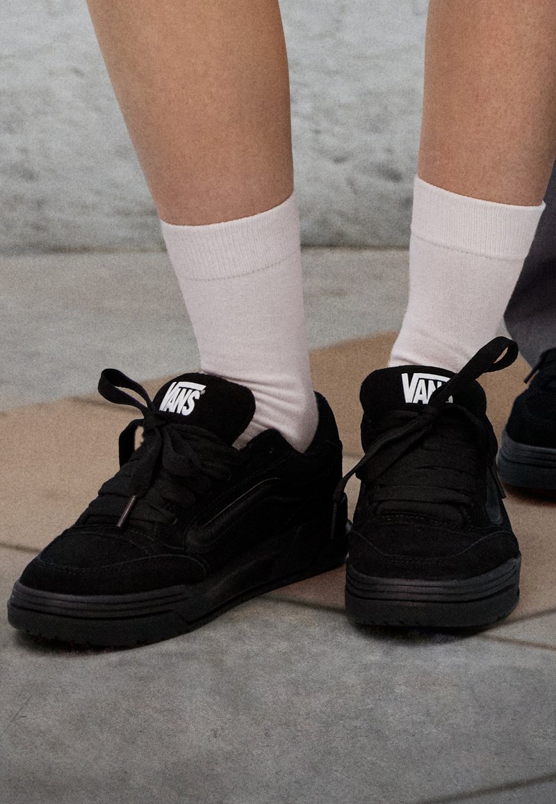 Vans HYLANE UNISEX Scarpe skate black/nero