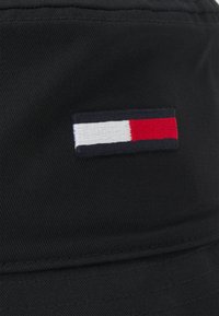 Tommy Jeans FLAG BUCKET HAT - Hatt - black