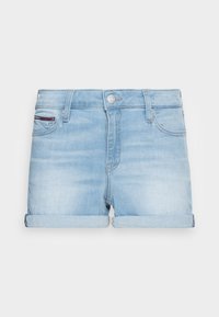 Ljusblå denimshorts med rullad fåll, med en knäppning framtill och två sidofickor, varav en har en dekorativ röd och marinblå rand.