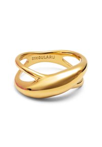 Goldfarbener Ring mit einem glatten, gedrehten Design. Verfügt über Ausschnitte und die Inschrift "SINGULARU" im inneren Ring.