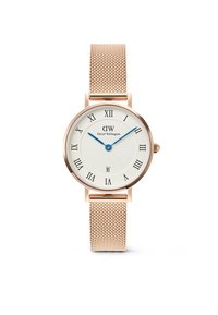 Reloj redondo con una correa de malla de oro rosa. La esfera blanca presenta números romanos, manecillas azules y una pantalla de fecha en la parte inferior.