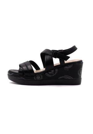 Platform sandals - black