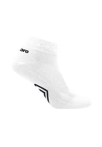 Chaussette blanche à cheville avec le texte noir "bro" près du bord et un motif chevron noir sur la semelle, présentée sur une forme de pied.