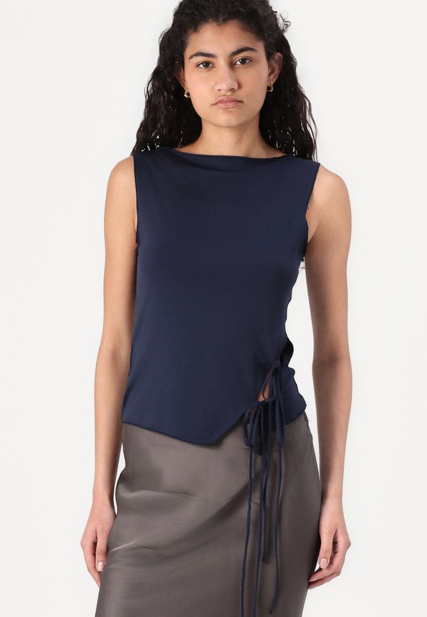 SIDE TIE SLEEVELESS - Top3