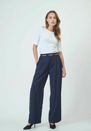 AMINACC LOGO PANT - Stoffhose - navy