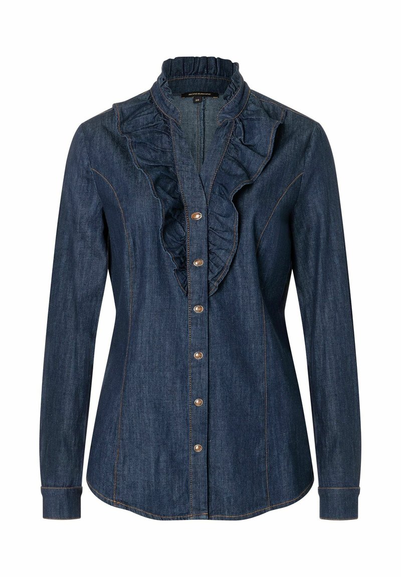 Camicia di denim con colletto a volant, color blu scuro, chiusura frontale con bottoni e dettagli cuciti sulle maniche e sul corpo. Texture liscia.