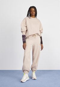 Jordan CREW - Sweatshirt - legend brown