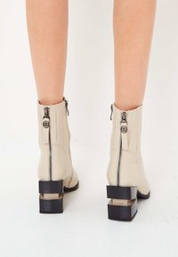 Cesare Gaspari BLOCK HEEL  - Botine clasice - beige
