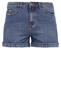 Denim-shortsit, keskiansininen, kääritty reunus, viisi taskua, metallinen napitus, lievä kuluminen, kestävä kangas.