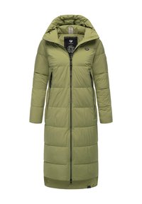 Manteau d'hiver long en vert olive avec capuche, fermeture éclair à l'avant et deux poches latérales. Présente une texture matelassée et un tissu respirant.