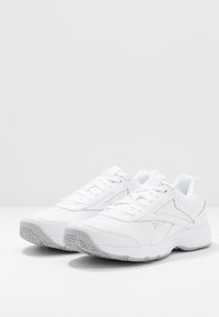 Reebok WORK N CUSHION  - Zapatillas para caminar - white/cold grey