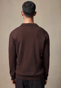 Next REGULAR FIT - Pulover - brown