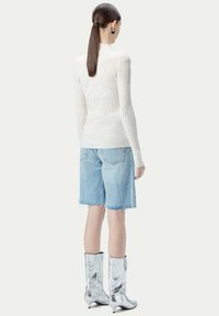 GOBI Cashmere HIGH-NECK - Strickpullover - white