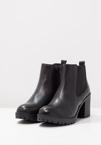 Zign Tronchetti - black