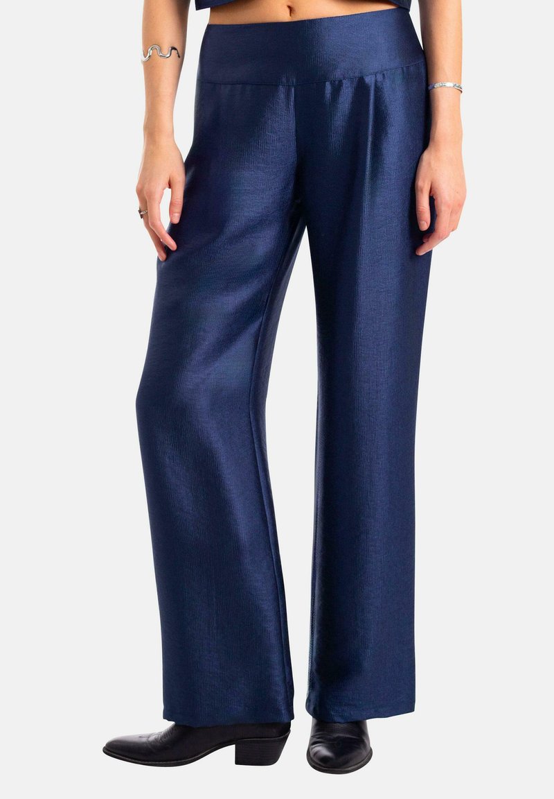 THE-ARE CON DETALLE DE CINTURA ANCHA - Pantalon classique - blue