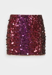 Gonna mini in paillettes con un gradiente dal rosso al viola, realizzata in paillettes circolari lucide. Design corto e aderente con una texture liscia.