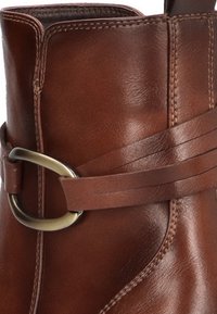 ETIKA ARMONY FONTANA - Botines con plataforma - brown