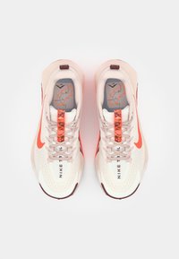 Nike Performance REACTX WILDHORSE 10 - Løbesko trail - sail/dark team red/silt red/hyper crimson/glacier blue
