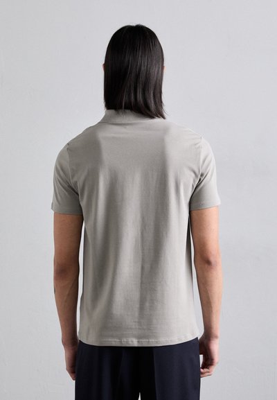Filippa K Polo marškinėliai - dove grey