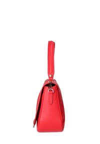Borsa in pelle rossa con superficie testurizzata, forma angolare e un solo manico superiore. Presenta una chiusura metallica sul manico.
