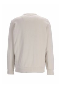 Suéter de punto ligero color beige claro con cuello redondo, mangas largas y puños acanalados, hecho de una suave tela texturizada. Sin patrones ni acentos visibles.
