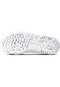 Vit idrottssko sula med ett vågformat mönster, cirkulära detaljer och texturerade sektioner för grepp. Slät och hållbar materialfinish.